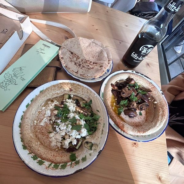 Best hummus dipping restaurants inside Cologne